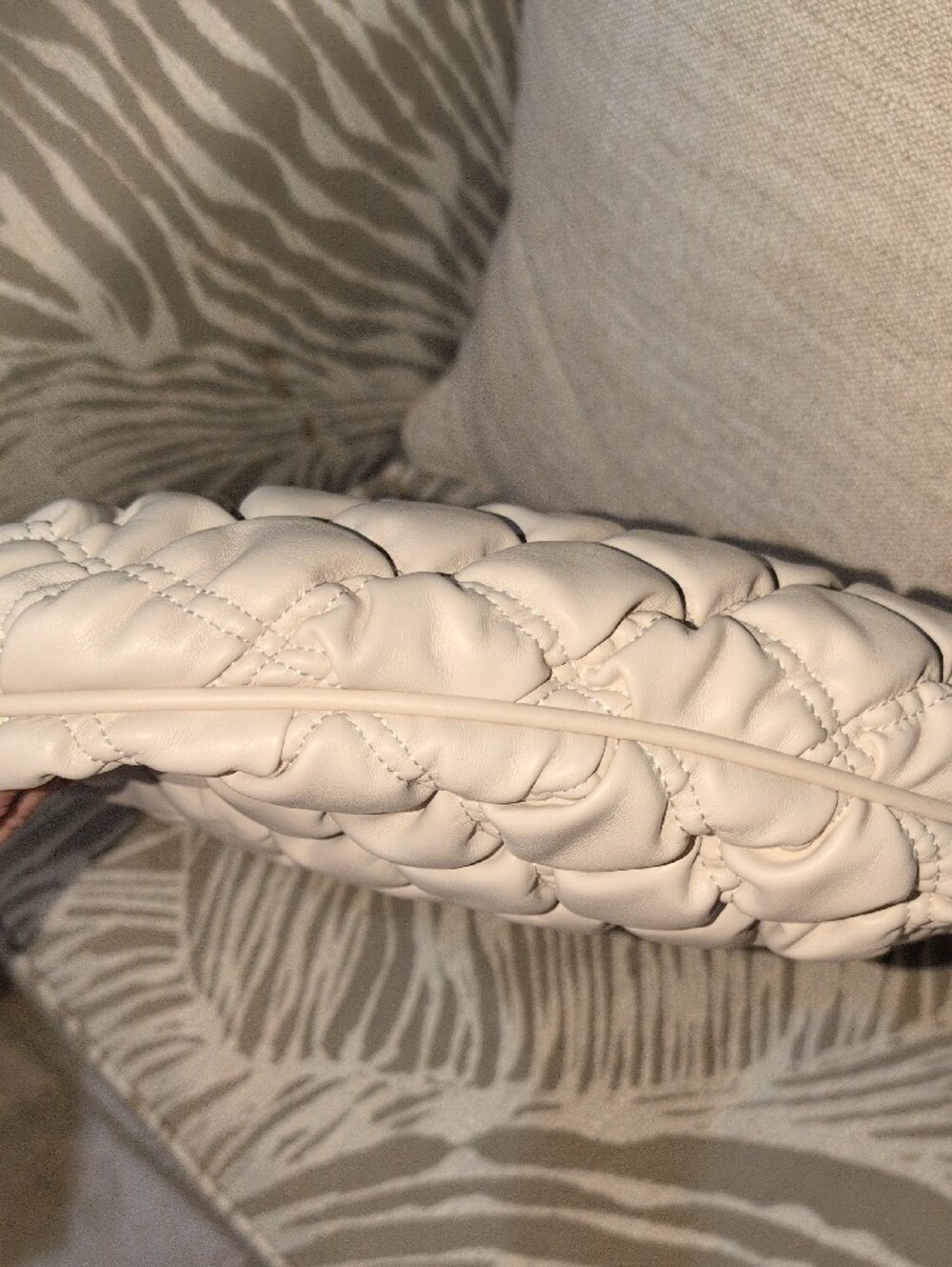 Quilted Cream Puffer Hobo Bag - Soft Padded Shoulder Tote- NWT - Picture 4 of 10